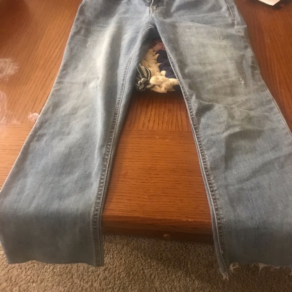 Old Navy Flare CroppedJeans - Picture 2 of 3